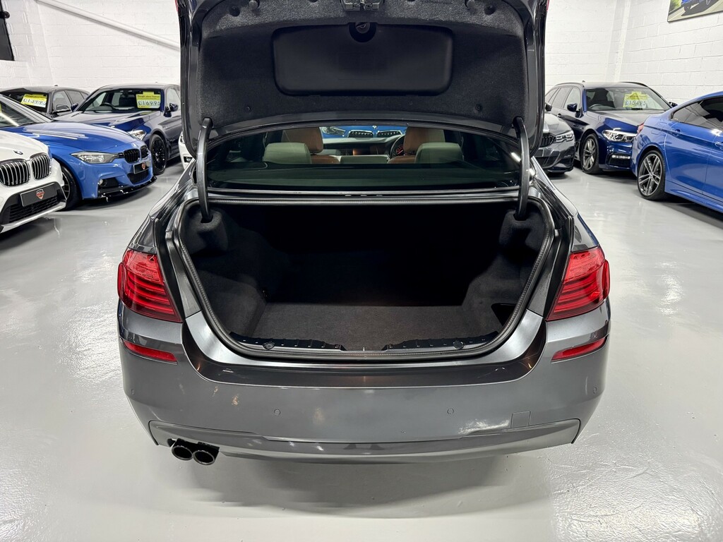 BMW 5 Series Se White #27