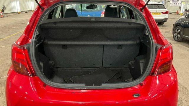 Toyota Yaris Design Red #7