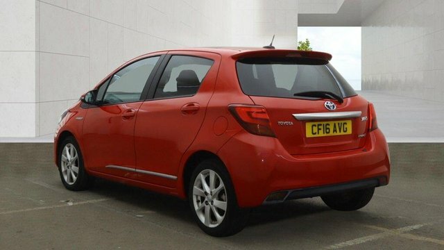 Toyota Yaris 1.5 Vvt-h Excel Hatchback Hybrid E-cvt Red #3