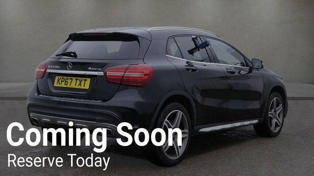 Mercedes-Benz GLA Class Gla220d Amg Line Premium Black #2