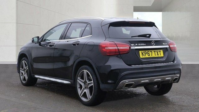 Mercedes-Benz GLA Class Gla220d Amg Line Premium Black #4
