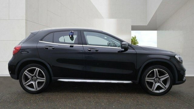 Mercedes-Benz GLA Class Gla220d Amg Line Premium Black #6
