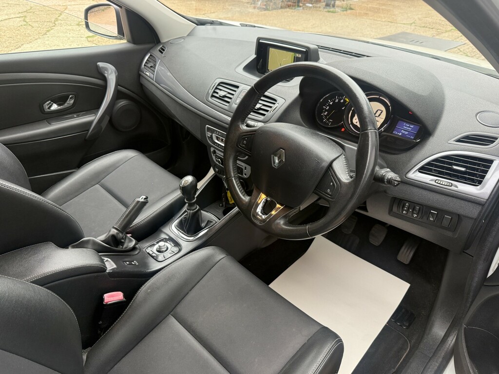 Renault Megane Convertible White #7
