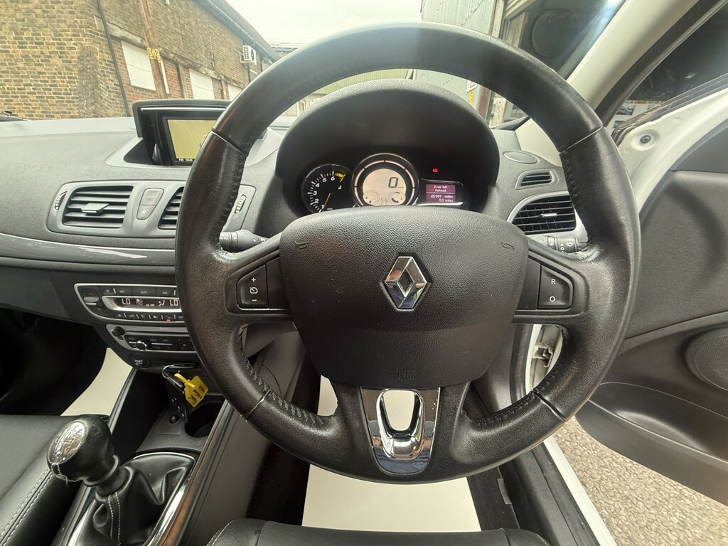Renault Megane Convertible White #17