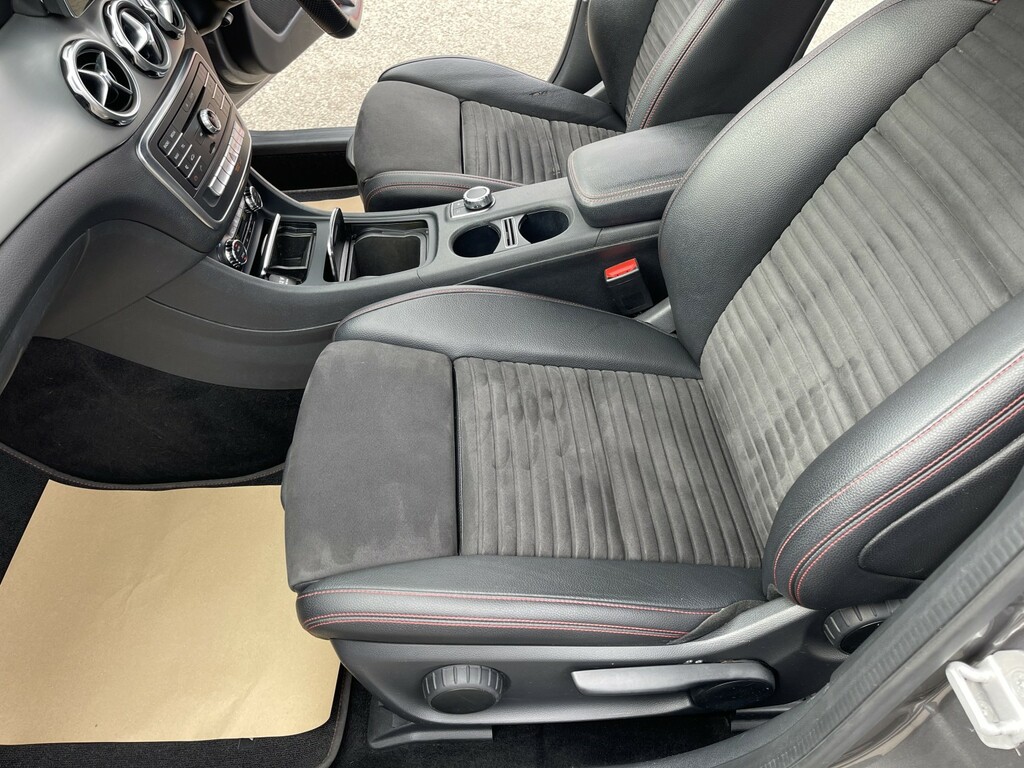 Mercedes-Benz GLA Class Gla 220 D Blue #31