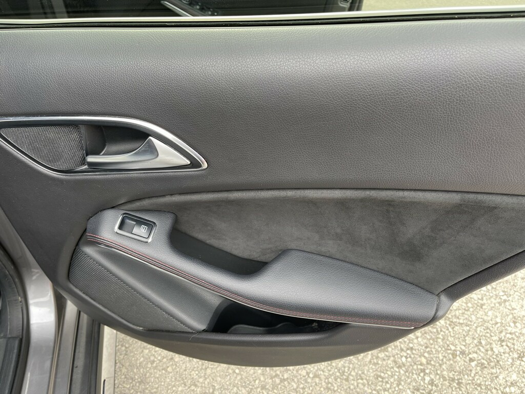 Mercedes-Benz GLA Class Gla 220 D Blue #22