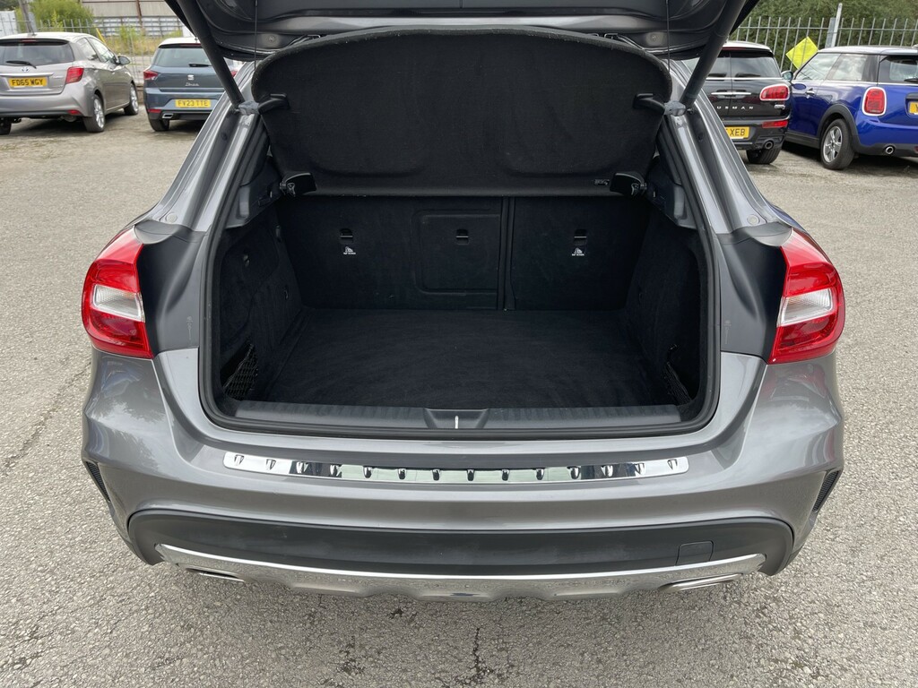 Mercedes-Benz GLA Class Gla 220 D Blue #11