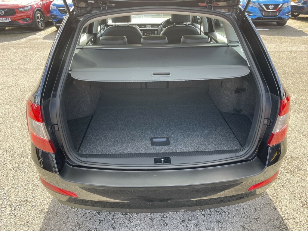 Skoda Octavia 2.0 Tdi Se L Black #4