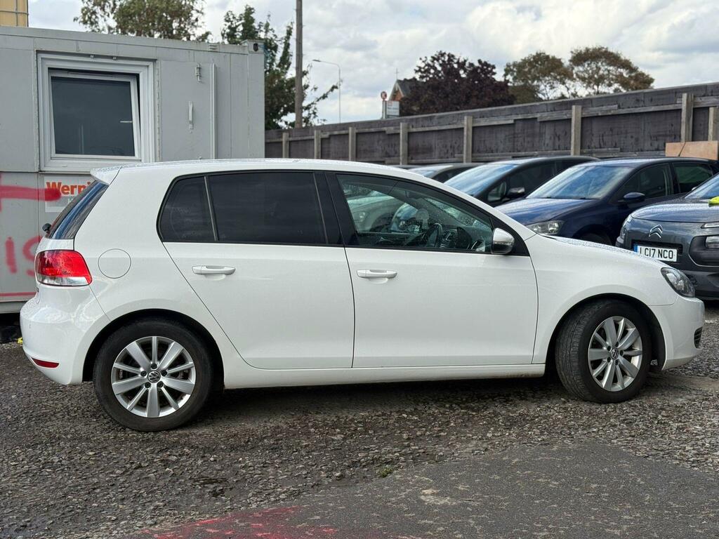 Volkswagen Golf Match White #4