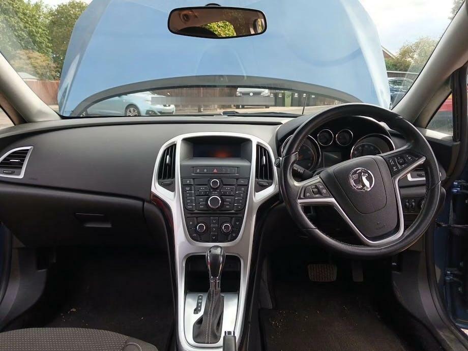 Vauxhall Astra Excite Red #2