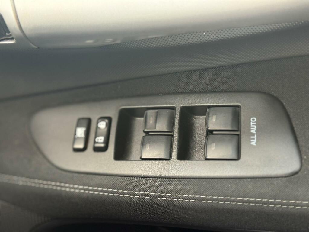 Toyota Auris 1.6 Sr Valvematic Grey #37