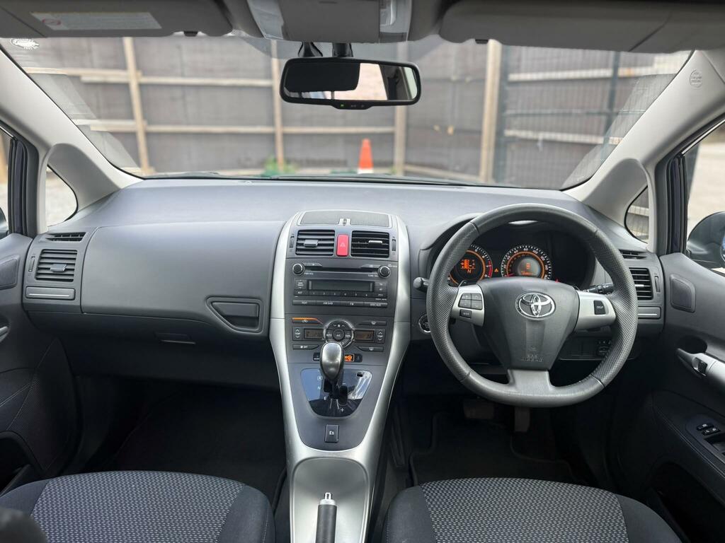 Toyota Auris 1.6 Sr Valvematic Grey #11