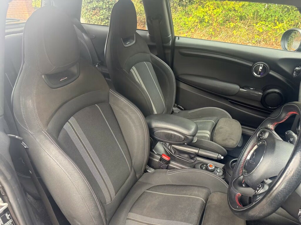Mini Hatch 1.5 3-Door Hatch Cooper Sport FV20NWP Black #3