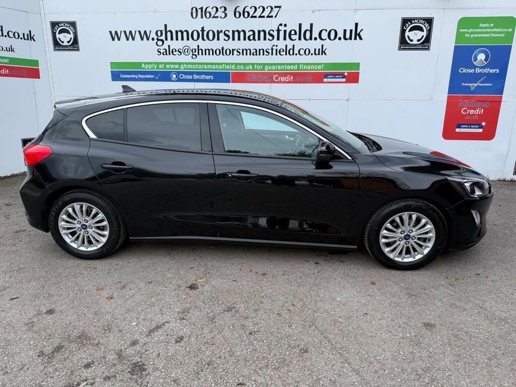 Ford Focus Hatchback 1.0T Ecoboost Titanium Euro 6 Ss AV69OYD Black #2