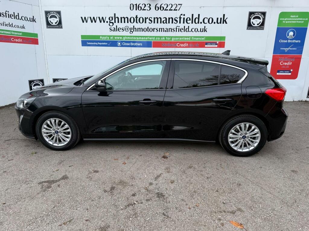 Ford Focus Hatchback 1.0T Ecoboost Titanium Euro 6 Ss AV69OYD Black #3