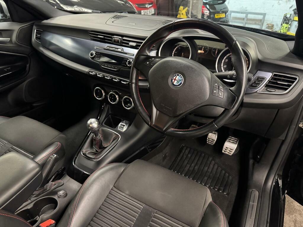 Alfa Romeo Giulietta Hatchback Red #12