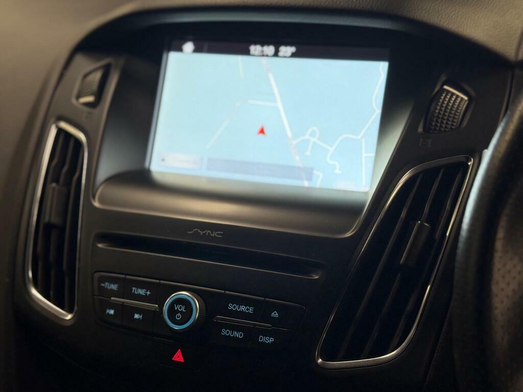 Ford Focus 1.5 Tdci 120 St-line Navigation Appearance Pack White #11