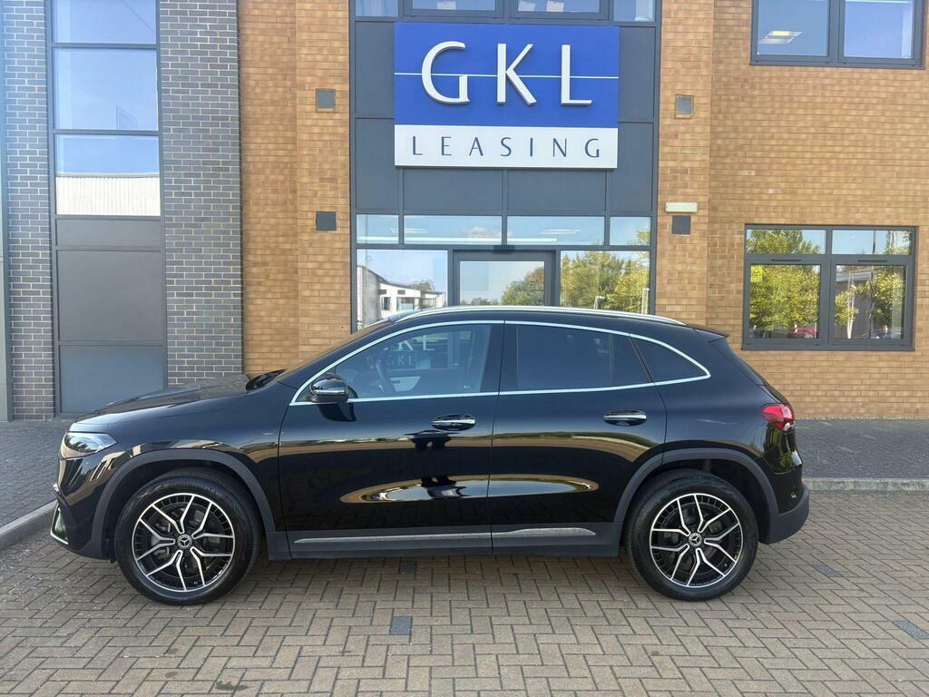Mercedes-Benz EQA 300 66.5Kwh Amg Line Premium 4Matic Black #4