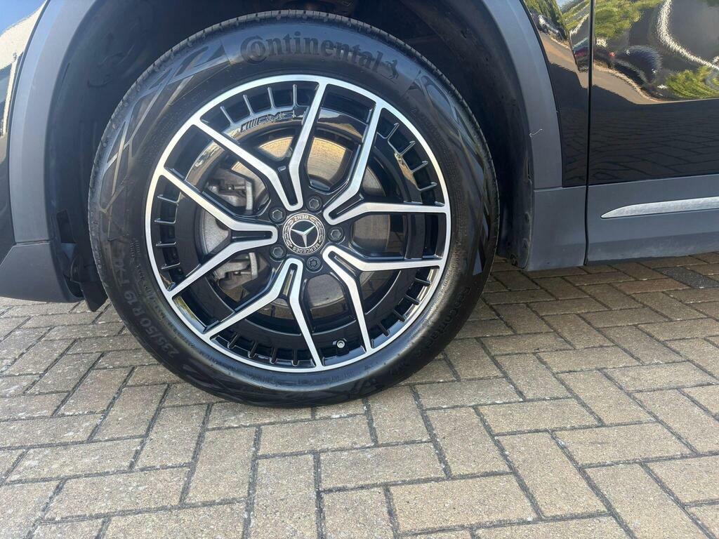 Mercedes-Benz EQA 300 66.5Kwh Amg Line Premium 4Matic Black #3