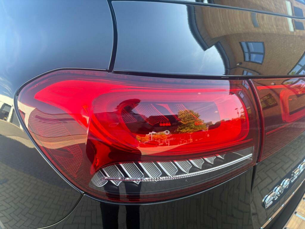 Mercedes-Benz EQA 300 66.5Kwh Amg Line Premium 4Matic Black #6