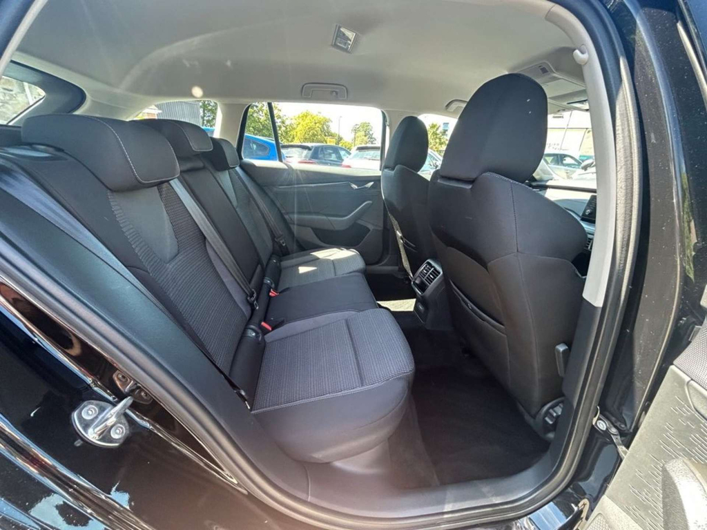 Skoda Octavia Act Se First Edition Estate Euro 6 SJ70PCV Black #3