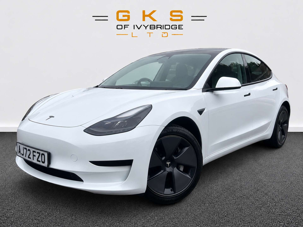 Tesla Model 3 Saloon Rwd White