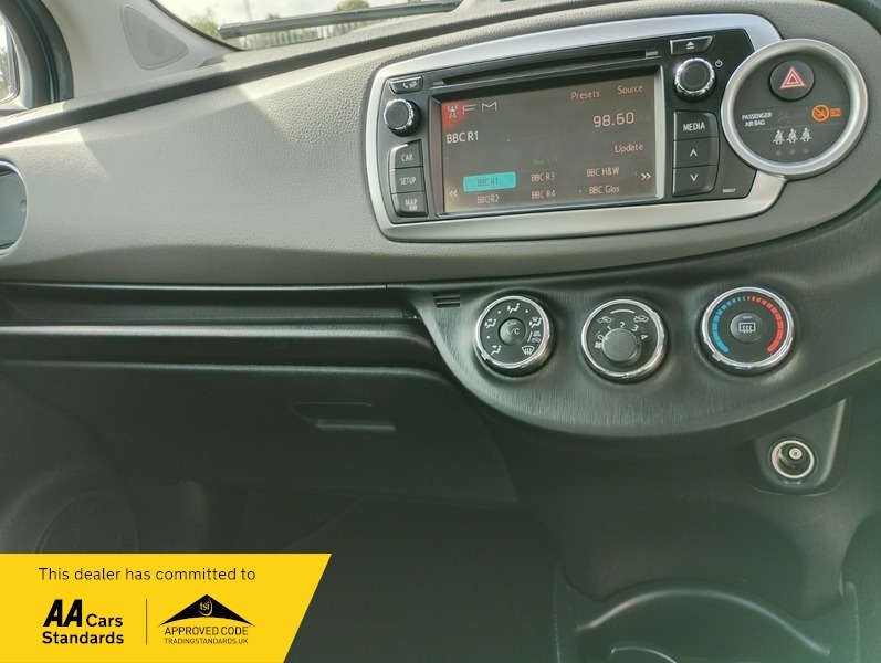 Toyota Yaris Vvt-i Bluetooth Cd Playerlow Blue #4