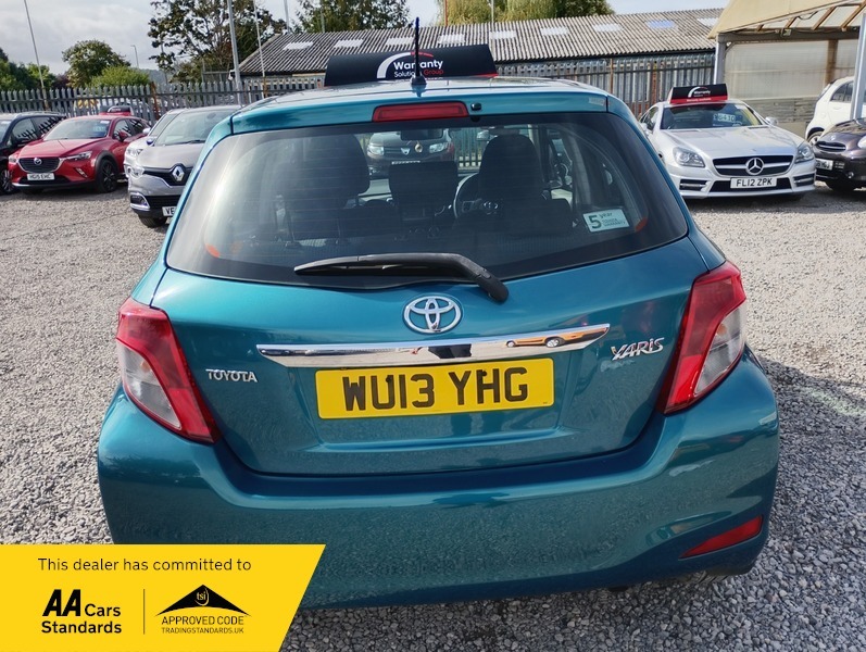 Toyota Yaris Hatchback Grey #9