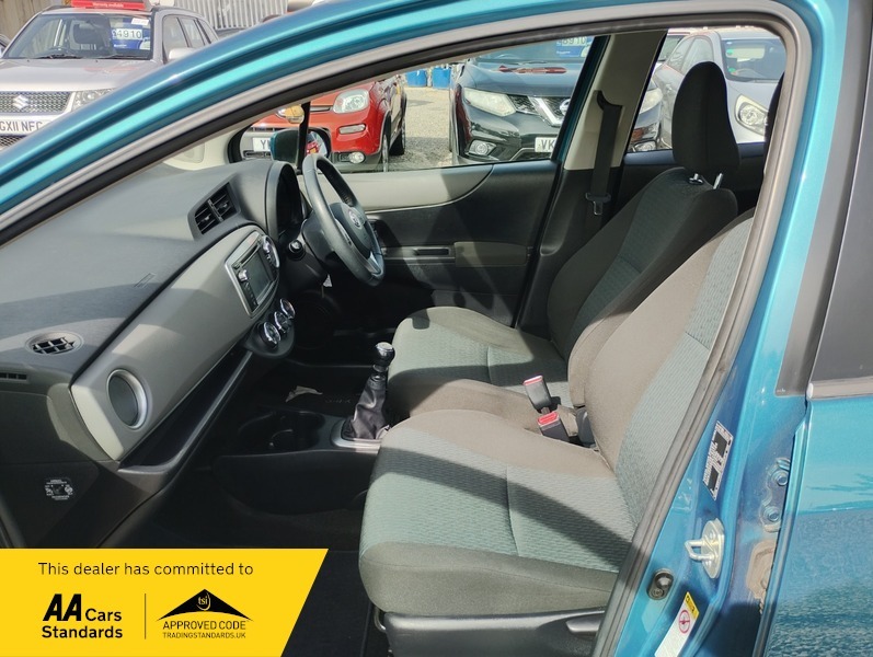 Toyota Yaris Hatchback Grey #15