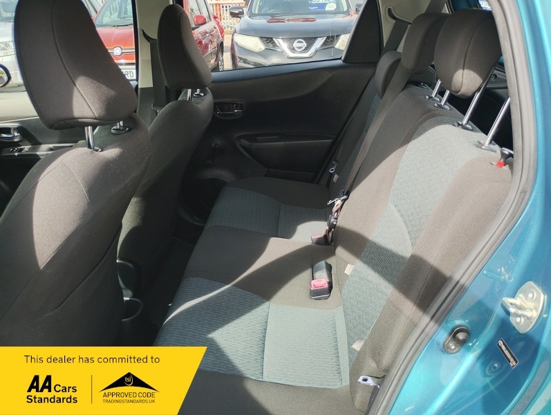 Toyota Yaris Hatchback Grey #17