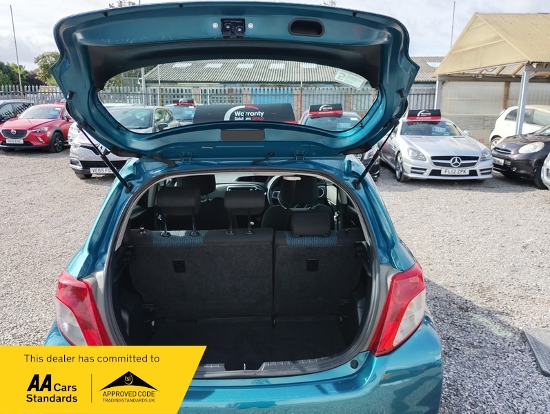 Toyota Yaris Hatchback Grey #10