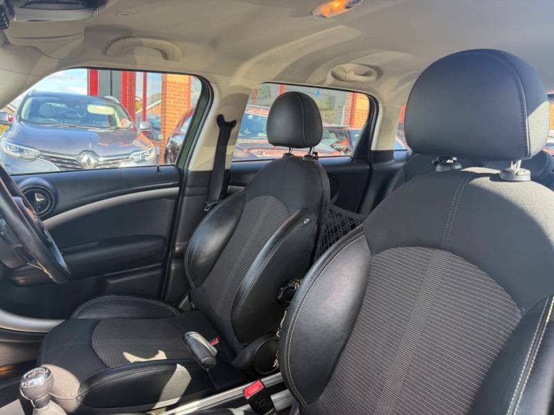 Mini Countryman 1.6 Cooper D Business Edition - 1 Former Keepe Green #4