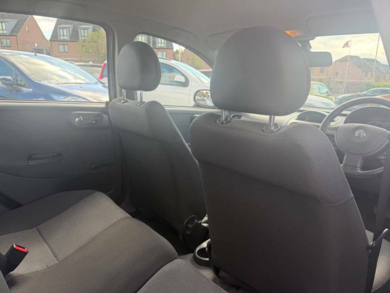 Vauxhall Corsa 1.4I 16V Design Red #10