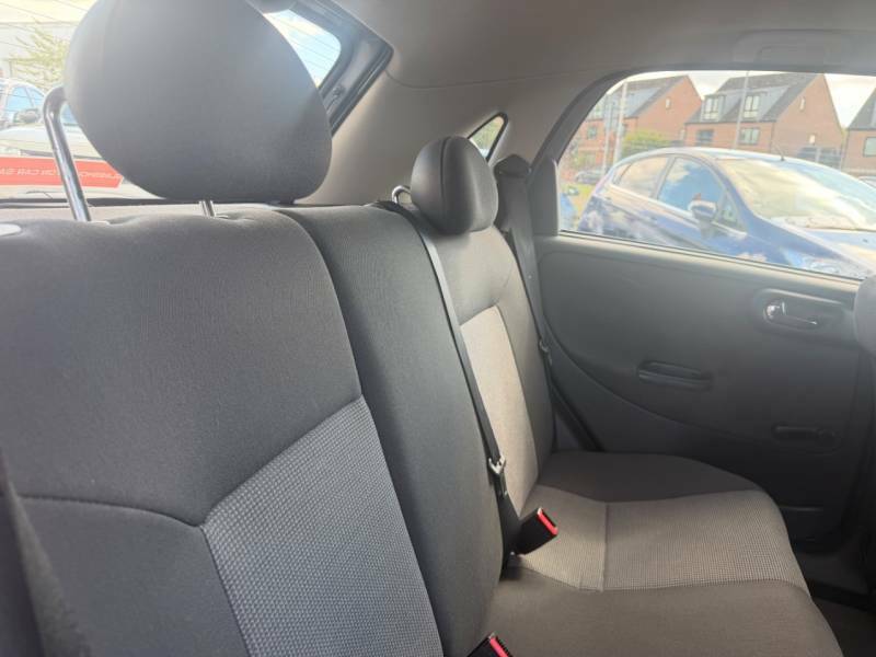Vauxhall Corsa 1.4I 16V Design Red #11