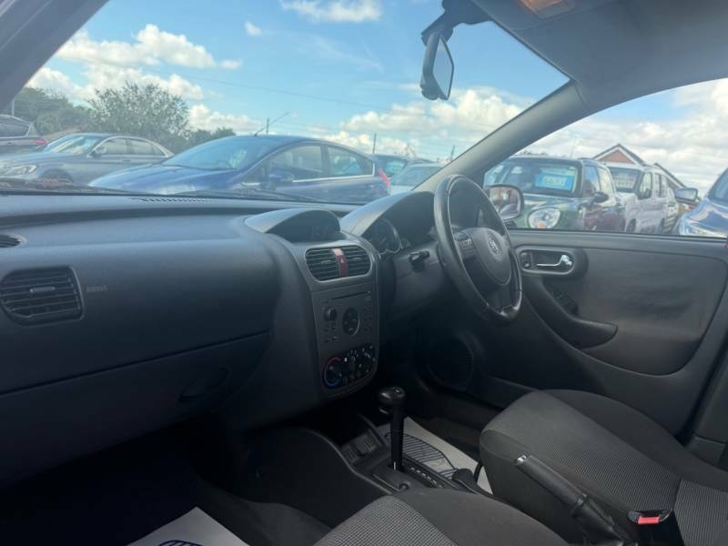 Vauxhall Corsa 1.4I 16V Design Red #3
