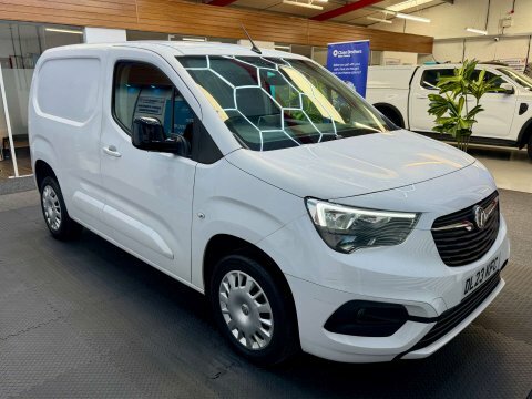 Vauxhall Combo 1.5 Turbo D DL23KFC White #2