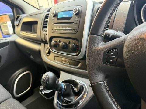 Vauxhall Vivaro 2900 Sportive White #17