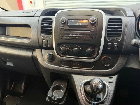 Vauxhall Vivaro 2900 Sportive White #15