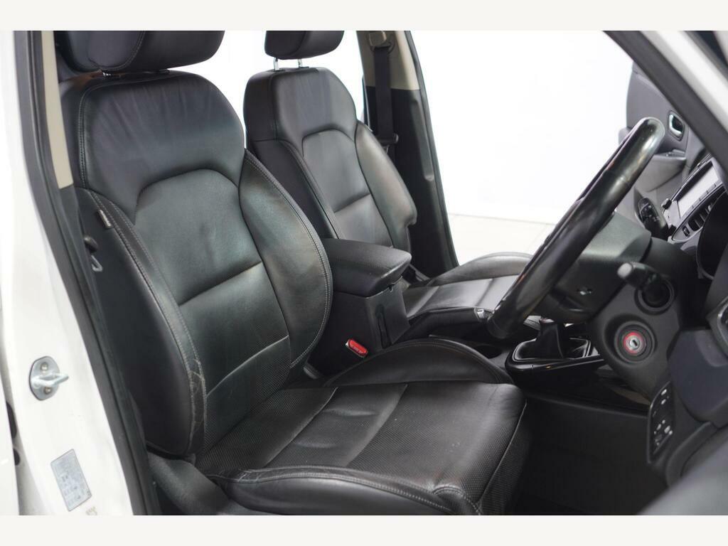 Kia Carens 1 White #7