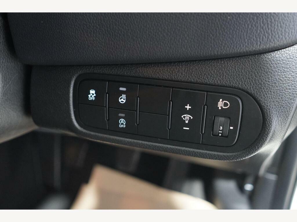 Kia Carens 1 White #21