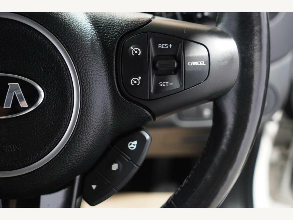 Kia Carens 1 White #19