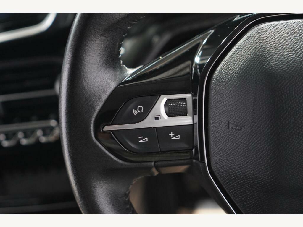 Peugeot 2008 2008 Gt Line Puretech Ss White #16