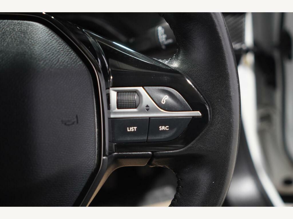 Peugeot 2008 2008 Gt Line Puretech Ss White #17