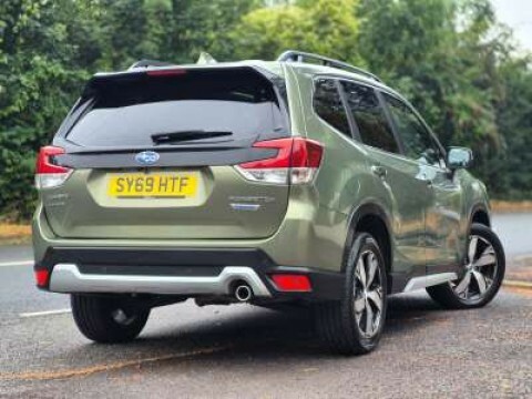 Subaru Forester Suv 2.0 I E-boxer Xe Premium 2019 Green #5