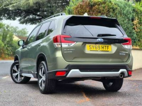 Subaru Forester Suv 2.0 I E-boxer Xe Premium 2019 Green #4
