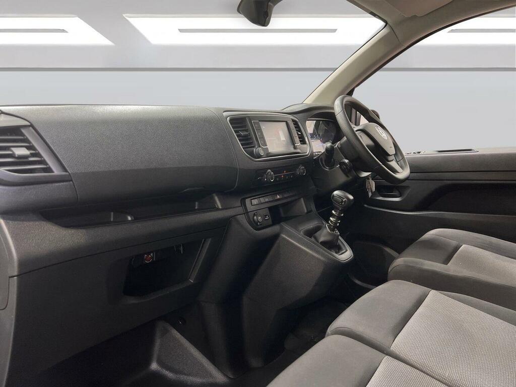 Vauxhall Vivaro Dynamic White #13