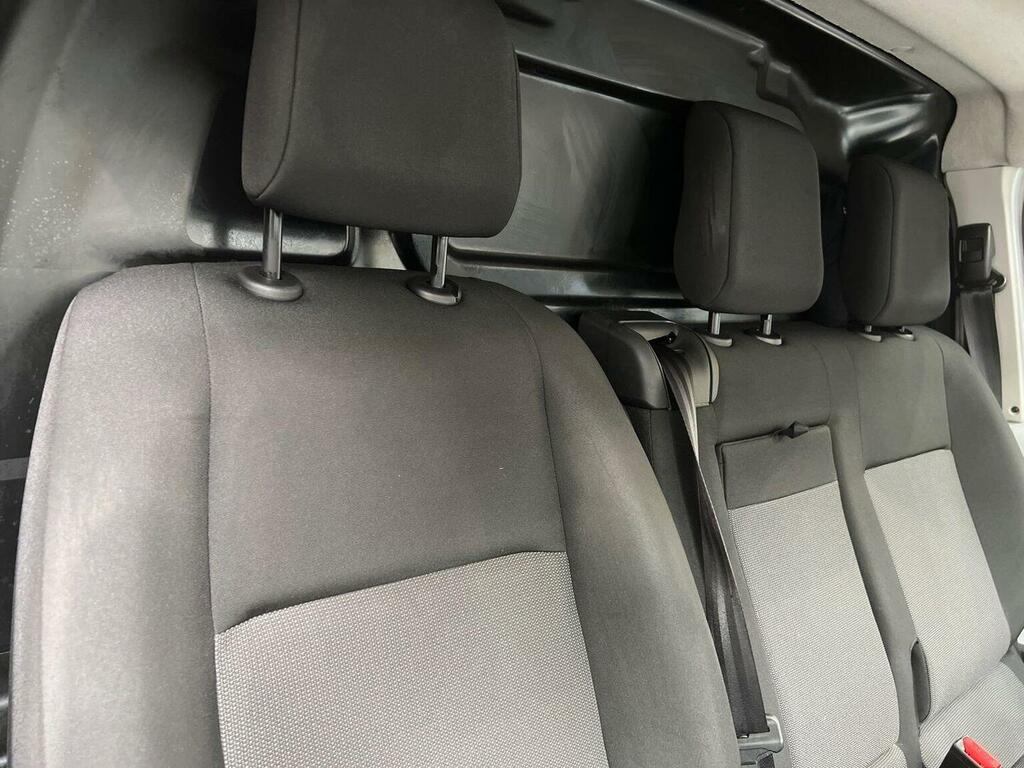 Vauxhall Vivaro Dynamic White #10