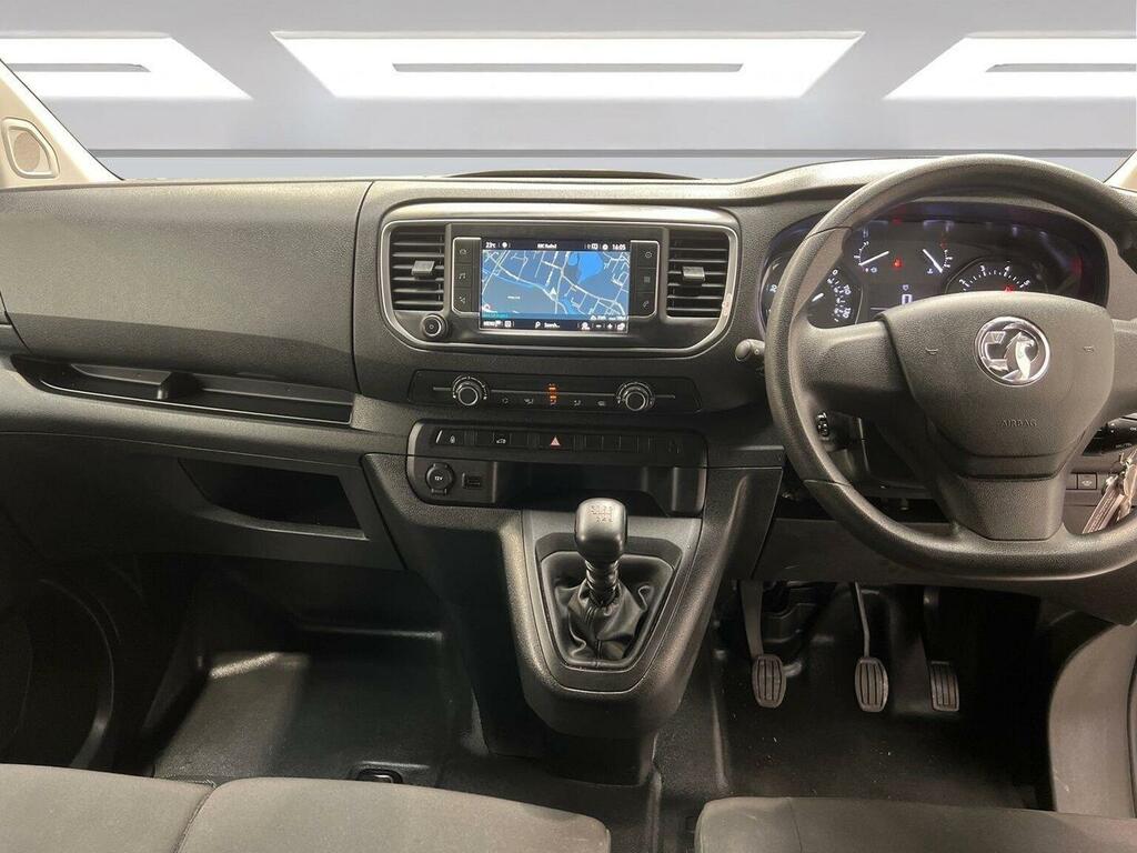 Vauxhall Vivaro Dynamic White #12