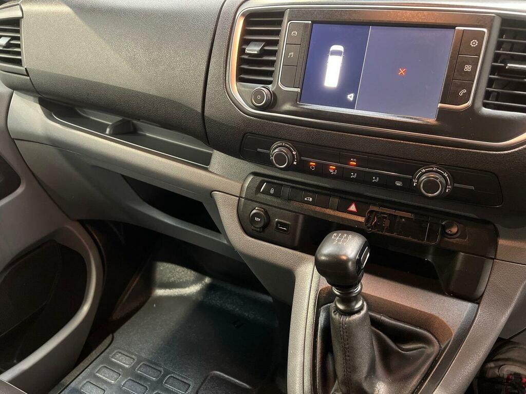 Vauxhall Vivaro 2L Dynamic 6Dr Grey #17