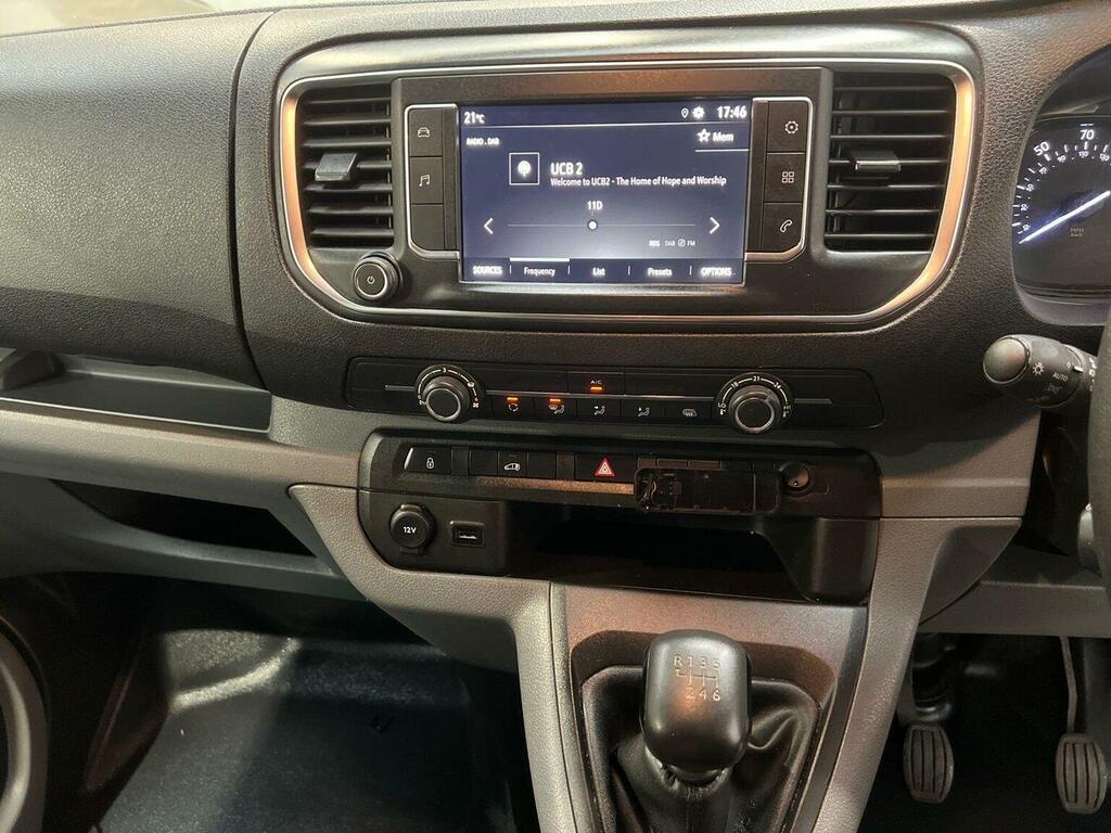 Vauxhall Vivaro 2L Dynamic 6Dr Grey #14